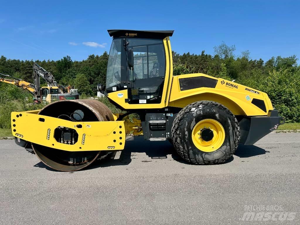 Bomag BW 213 D-5 مداحل متنوعة