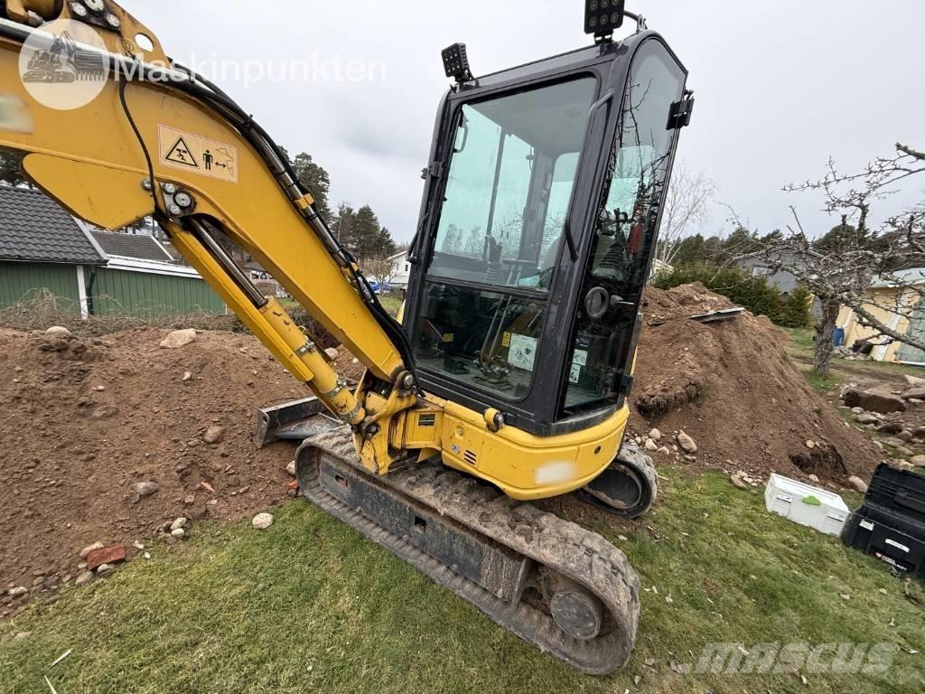 Komatsu PC 26 MR-3 حفارات صغيرة أقل من 7 طن (حفارات صغيرة)