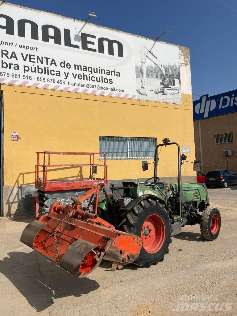 Fendt 208 S الجرارات