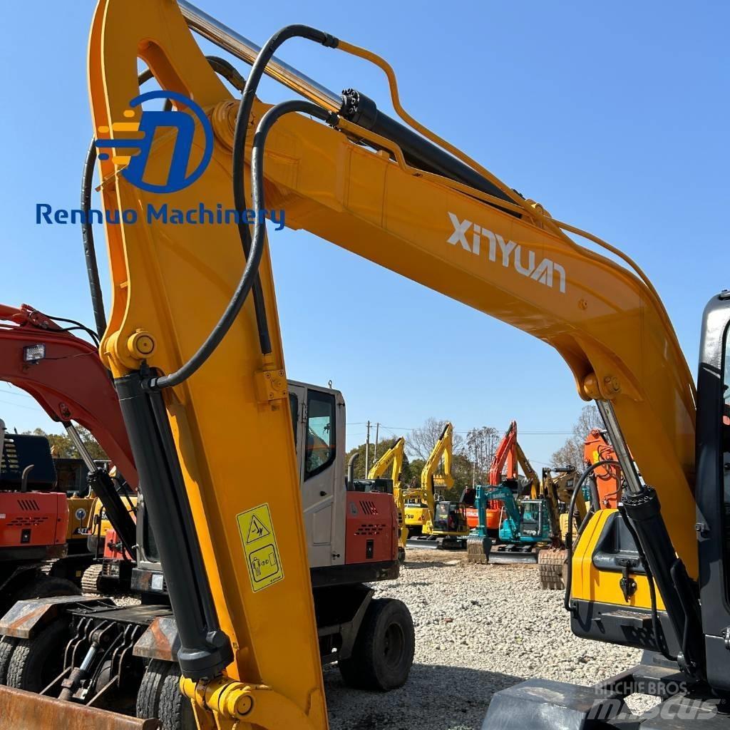 Xinyuan C75W حفارات بعجل
