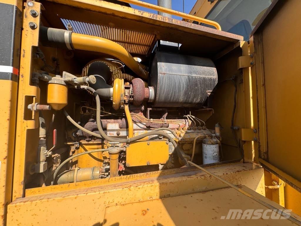 CAT 140 H معدات تمهيد الطرق