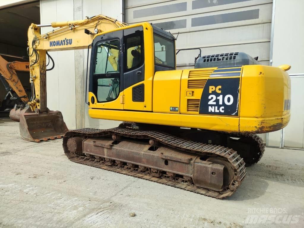 Komatsu PC 210 NLC-8 حفارات زحافة