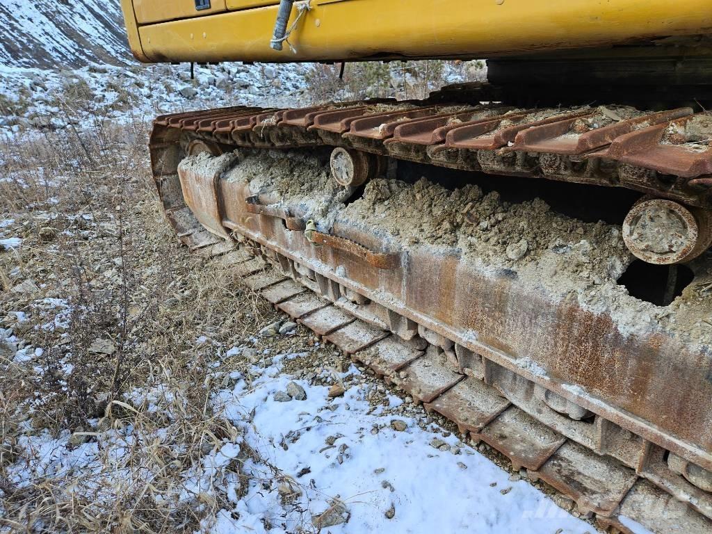 CAT 330 حفارات زحافة