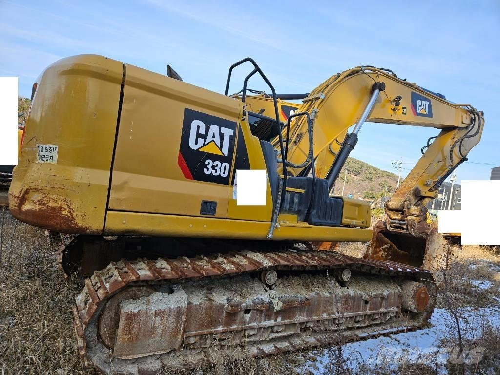 CAT 330 حفارات زحافة