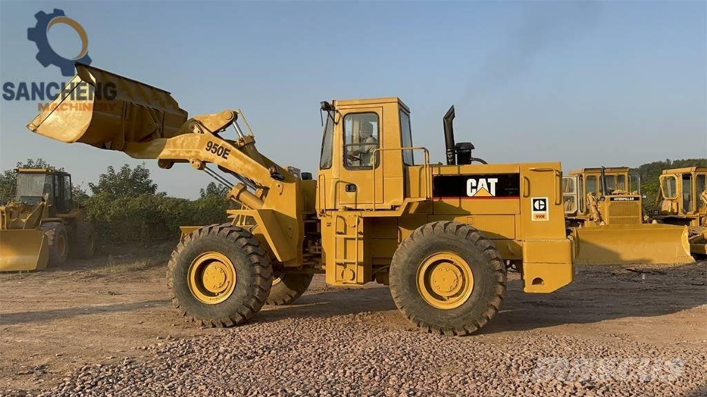 CAT 950E لوادر بعجل