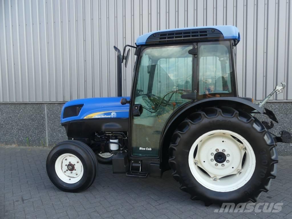 New Holland T4040F الجرارات