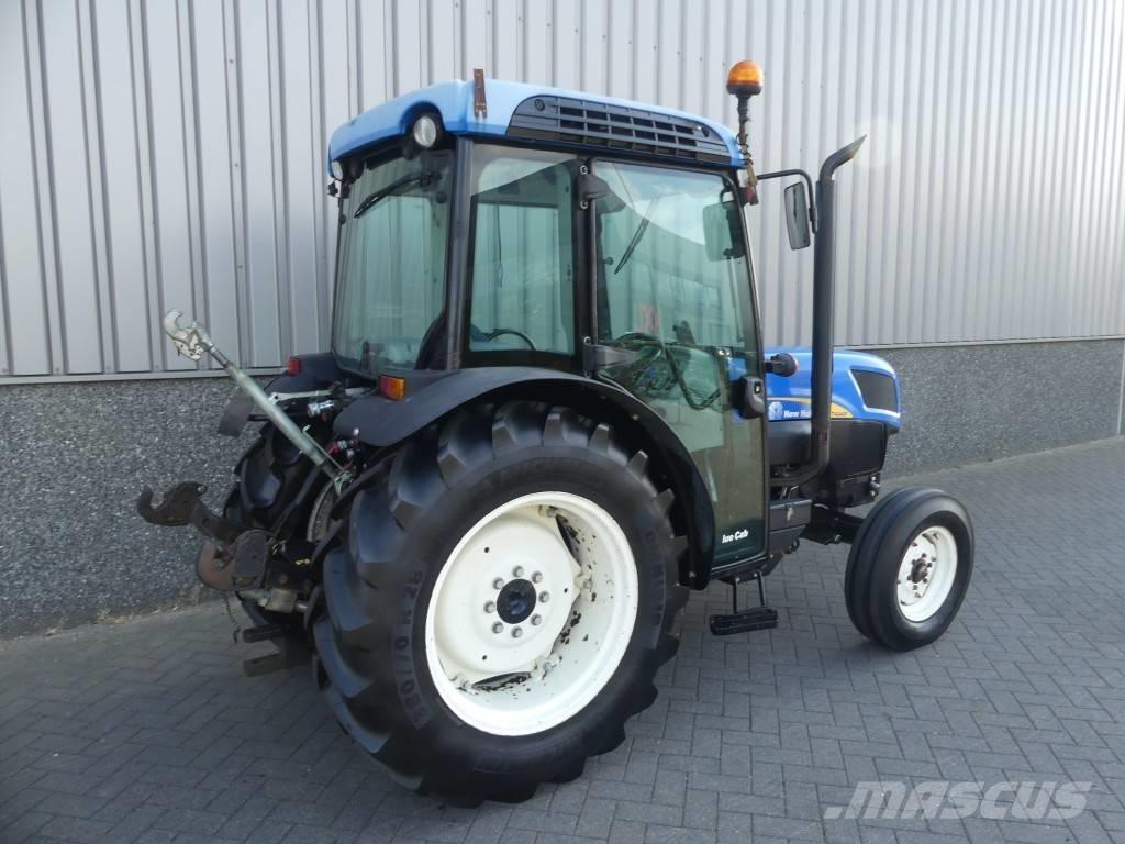 New Holland T4040F الجرارات