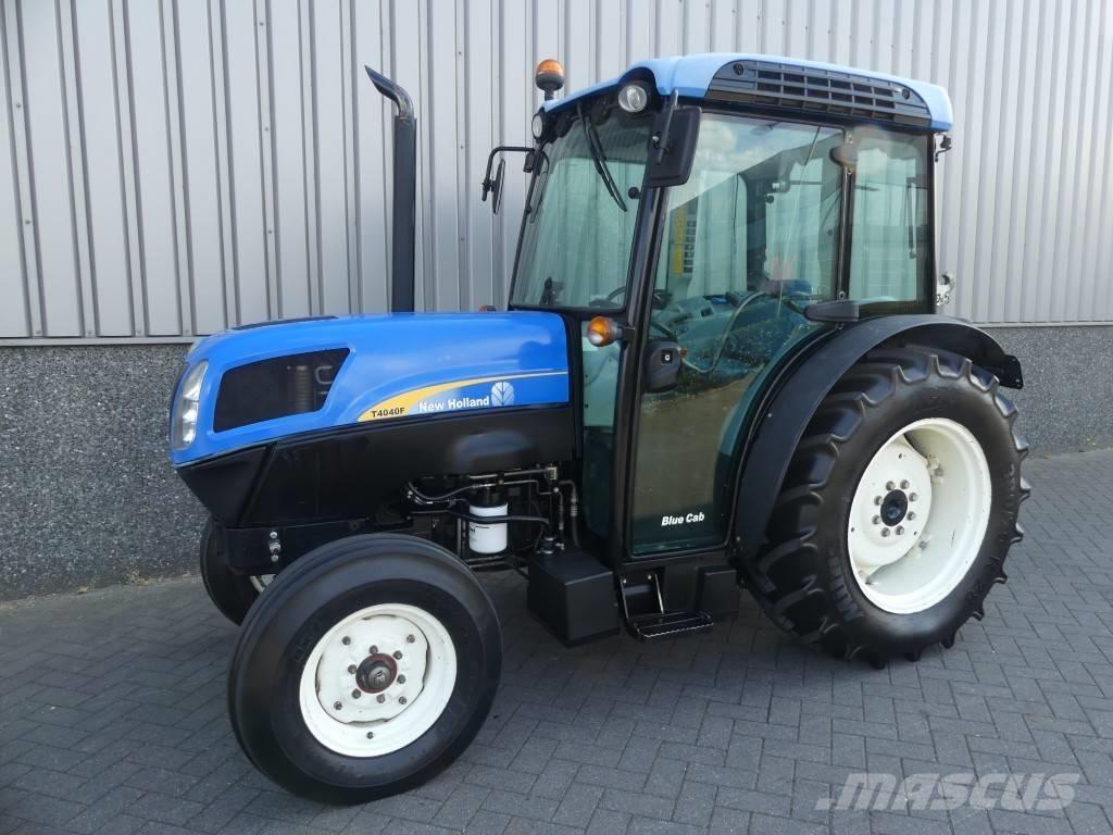 New Holland T4040F الجرارات