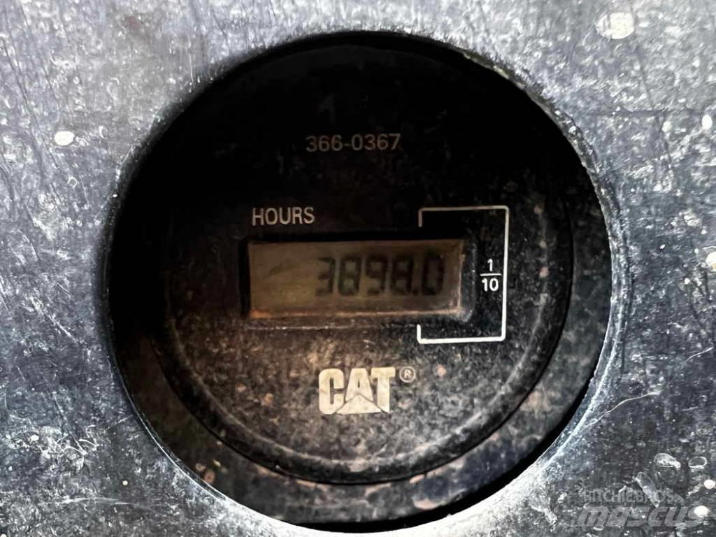 CAT 304 E CR حفارات زحافة