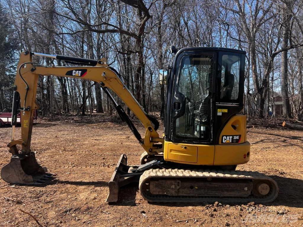 CAT 304 E CR حفارات زحافة