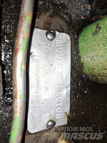 John Deere R Tractor الجرارات