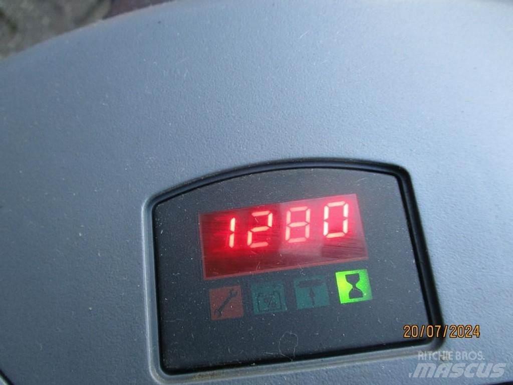 BT SWE 080L معدات التكديس الجوالة