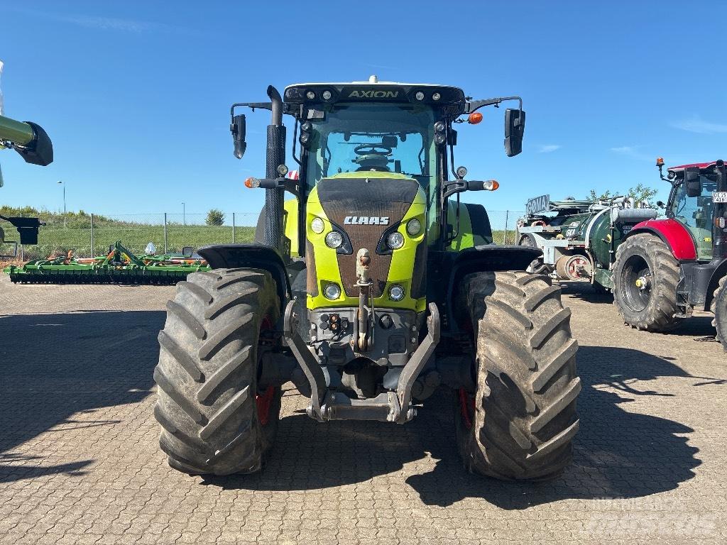 CLAAS AXION 830 CIS+ الجرارات