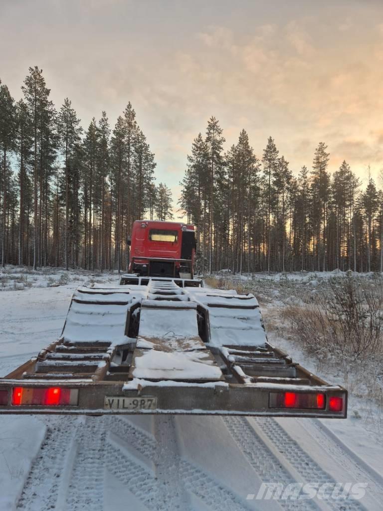 Sisu E11 شاحنات نقل آلة الغابات