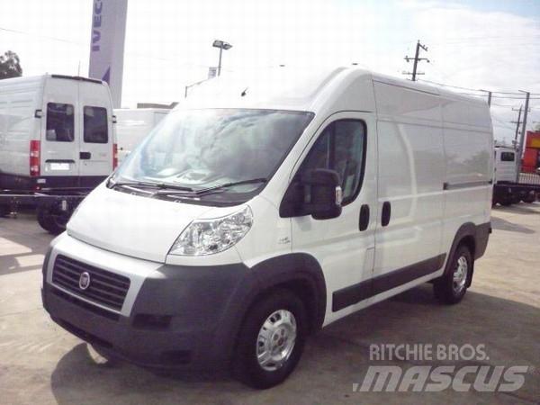 Fiat Ducato Lwbmed شاحنة مقفلة