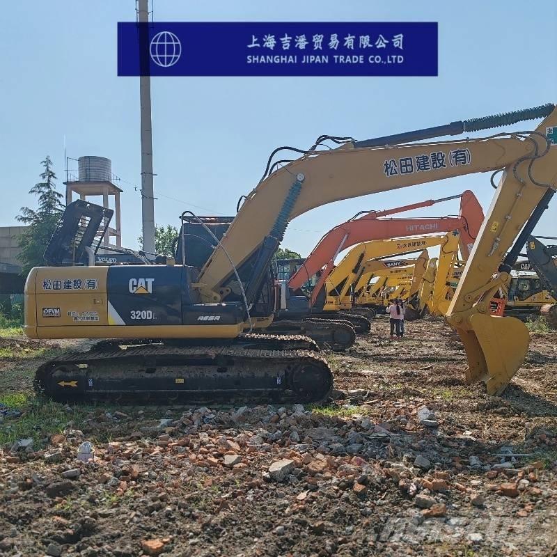 CAT 320 D حفارات زحافة