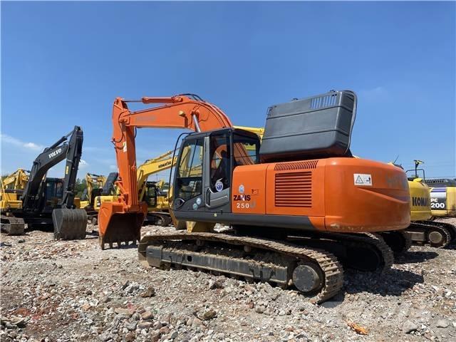 Hitachi ZX 250 حفارات زحافة