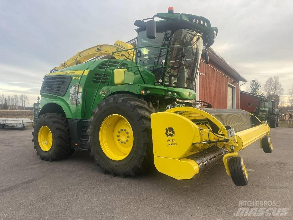 John Deere 9700i علافات ذاتية الدفع