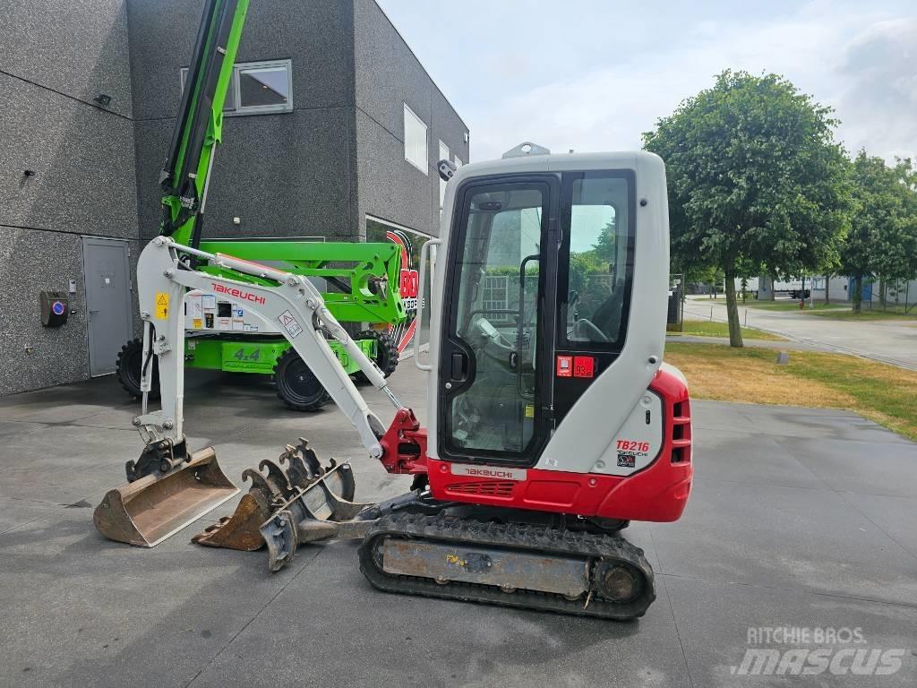 Takeuchi TB 216 حفارات صغيرة أقل من 7 طن (حفارات صغيرة)