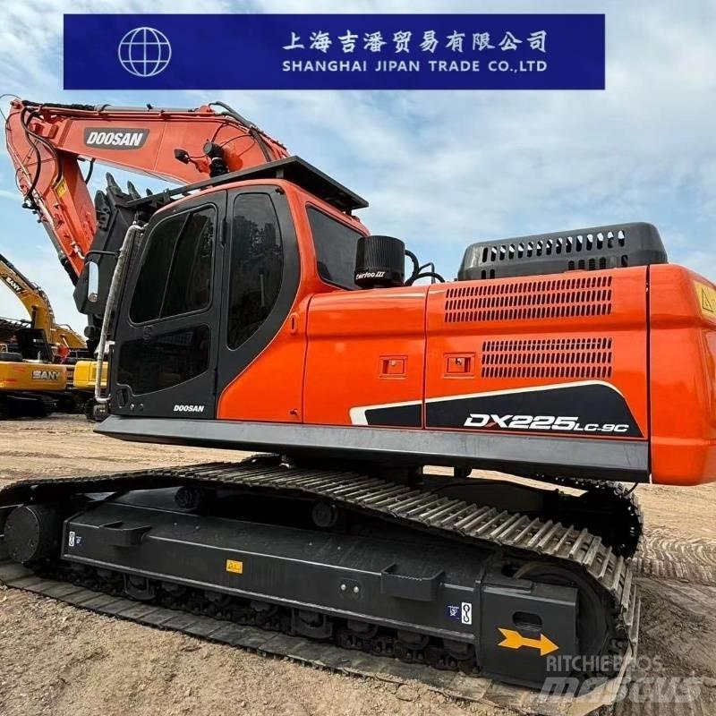 Doosan DX 225 حفارات زحافة