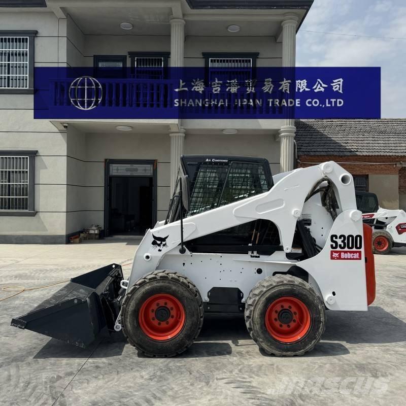 Bobcat S 300 لوادر انزلاقية التوجيه