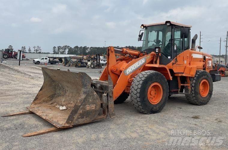 Doosan DL220-3 لوادر بعجل