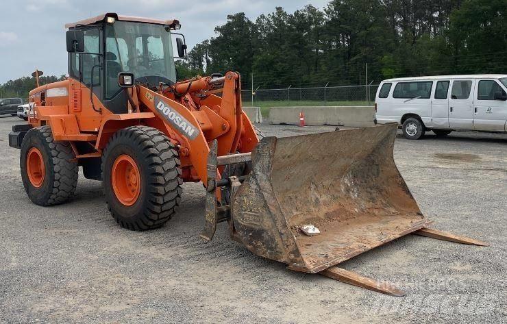 Doosan DL220-3 لوادر بعجل