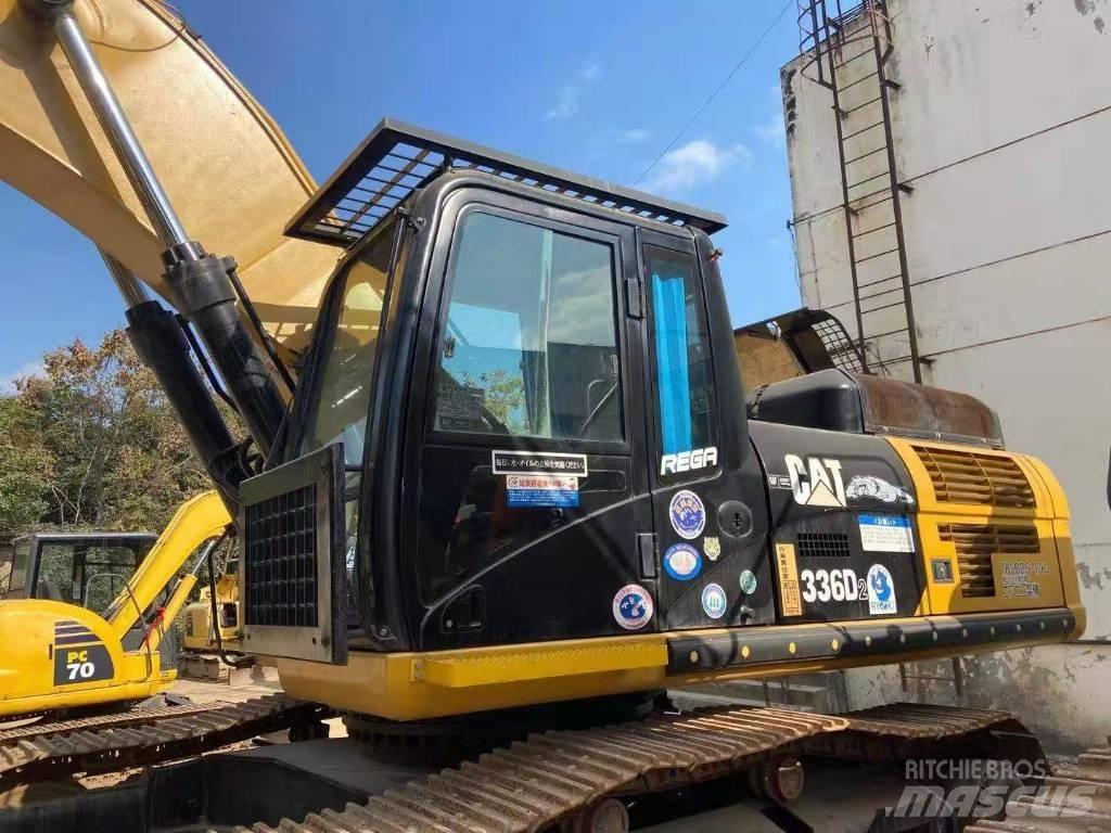 CAT 336 D حفارات زحافة