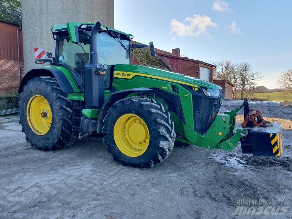 John Deere 8r340 الجرارات