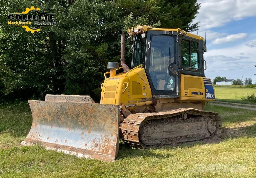 Komatsu D 39 EX بلدوزرات مجنزرة