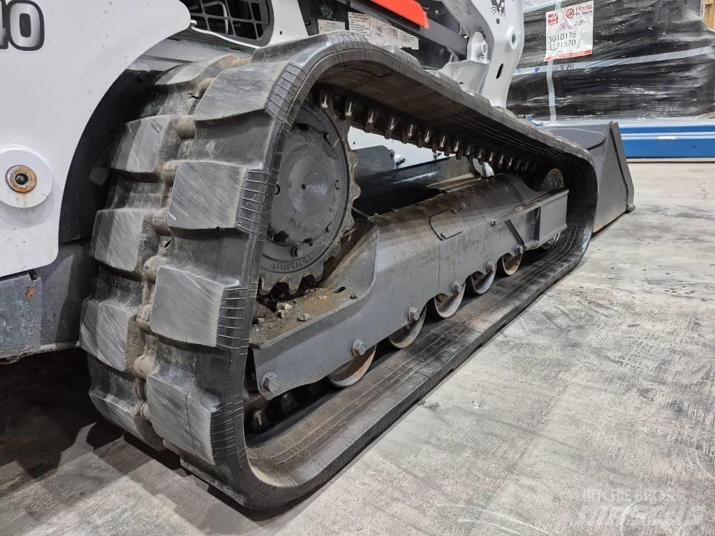 Bobcat T 740 لوادر انزلاقية التوجيه