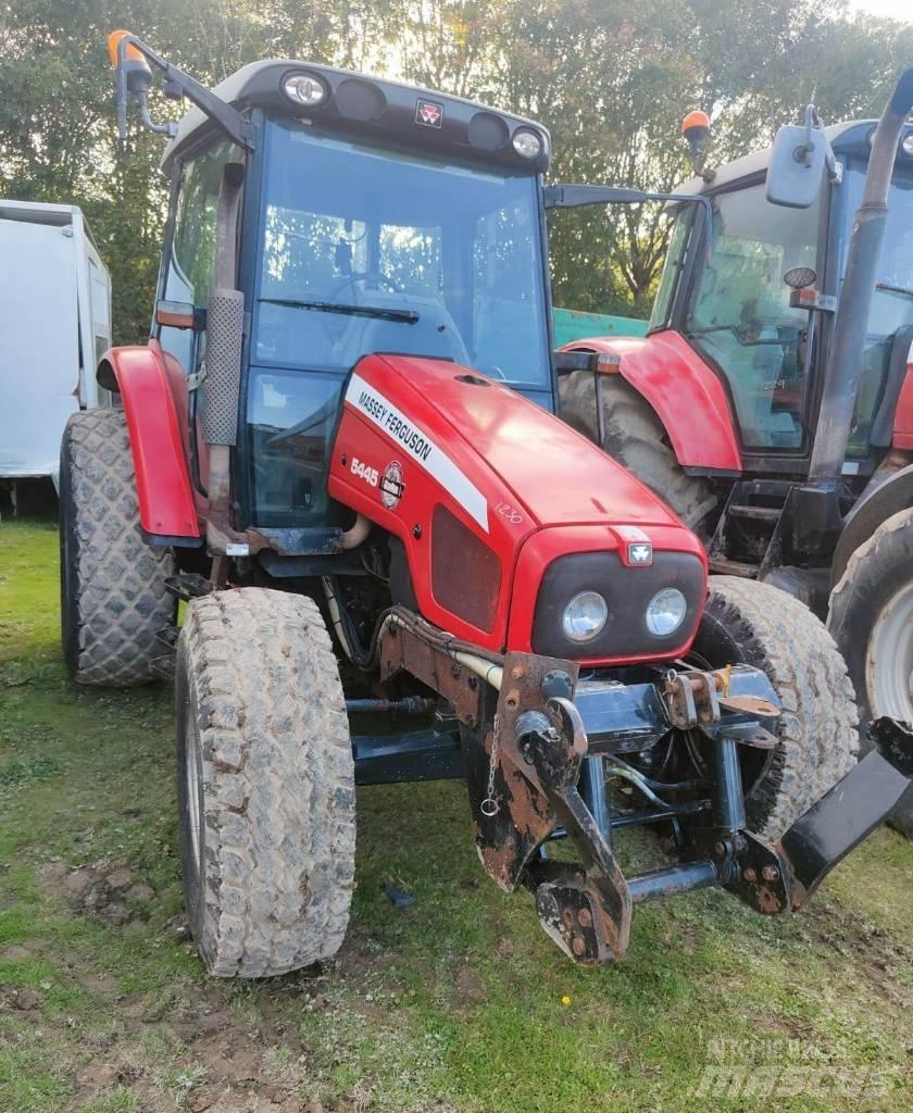 Massey Ferguson 5445 الجرارات