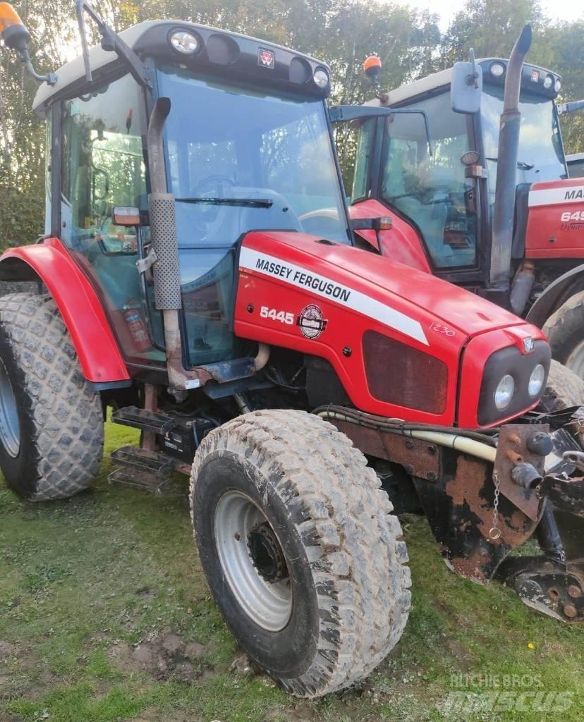 Massey Ferguson 5445 الجرارات