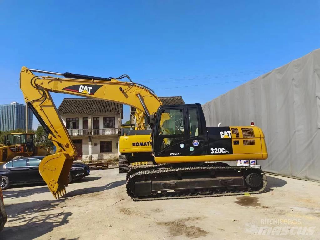 CAT 320 C L حفارات زحافة
