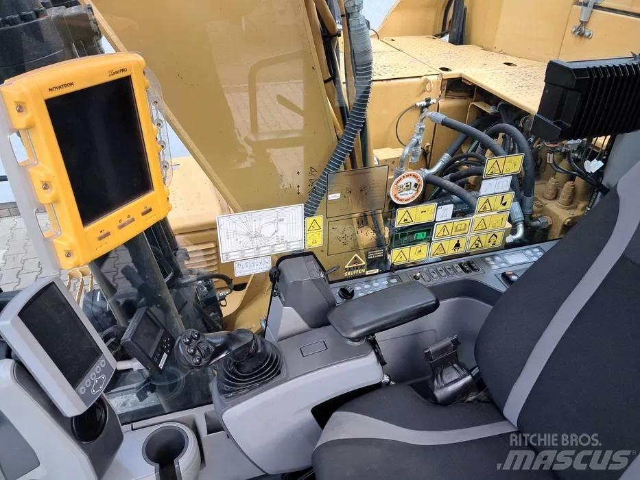 CAT 313 F L حفارات زحافة