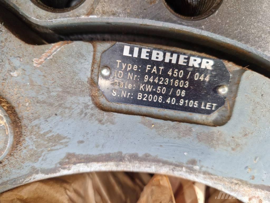 Liebherr R 954 LI محور العجلة