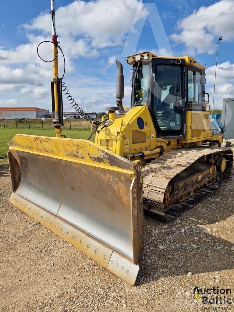 Komatsu D51PX-22 بلدوزرات مجنزرة