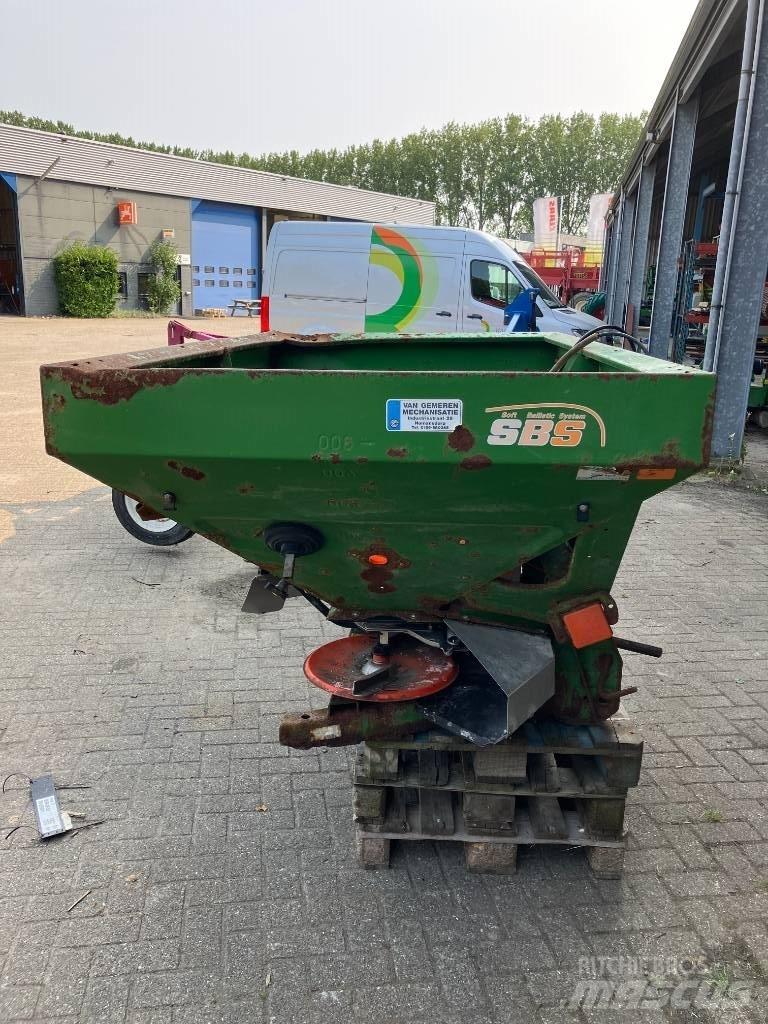 Amazone ZA-M 1200 معدات فرد المواد المعدنية