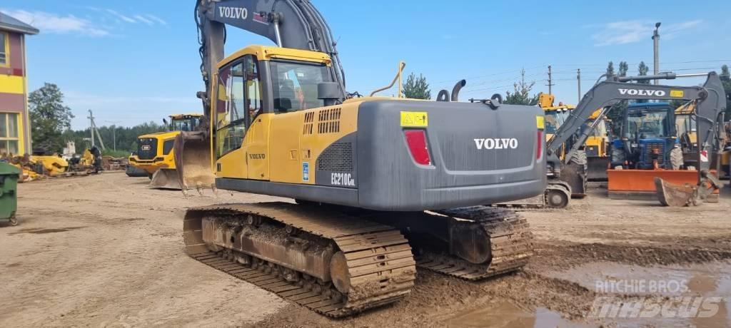 Volvo EC 210 C N L حفارات زحافة