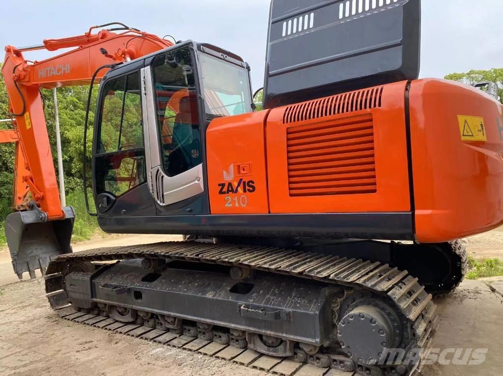 Hitachi ZX 210 حفارات زحافة