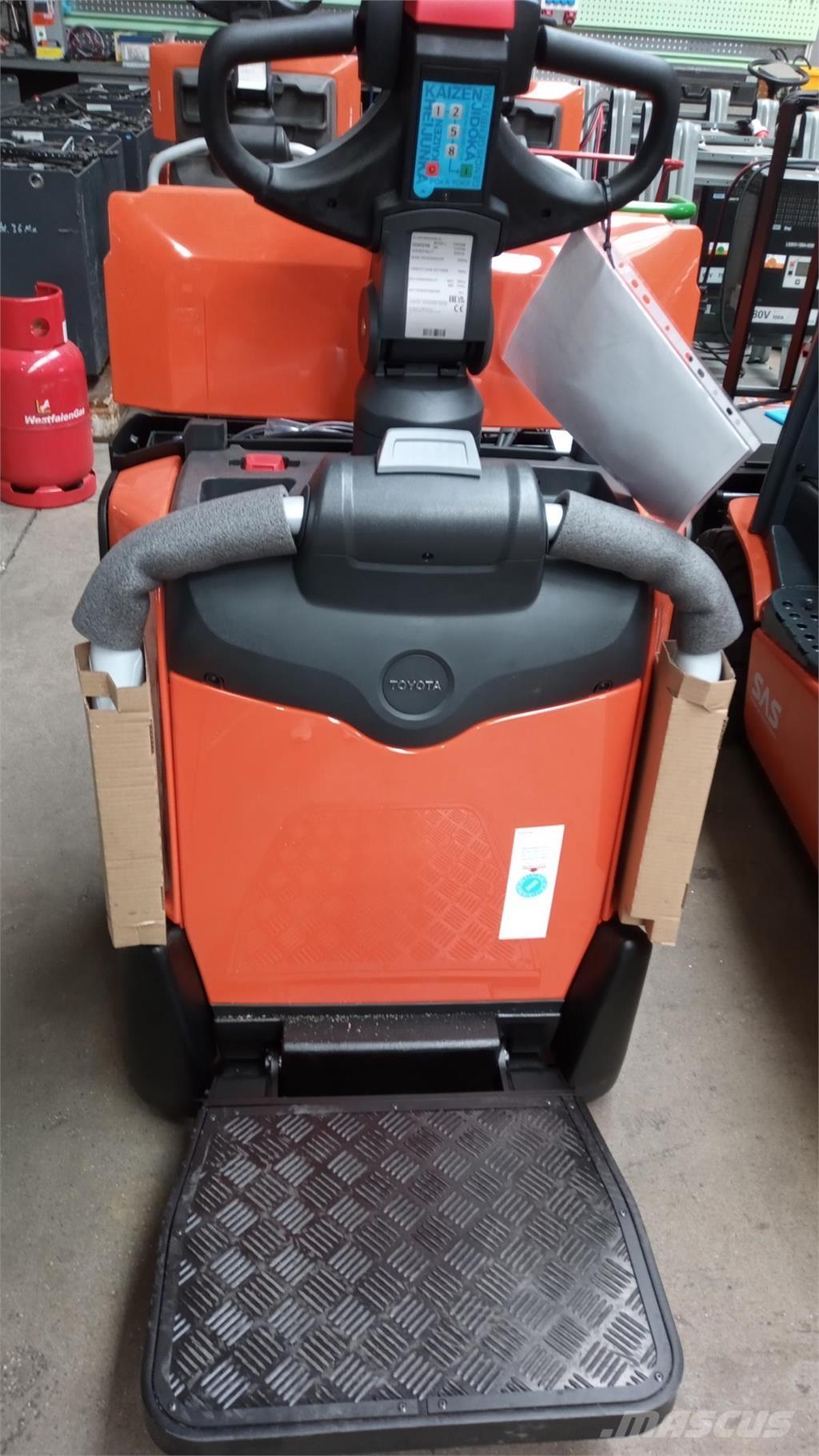 Toyota LPE200B معدات التكديس الجوالة