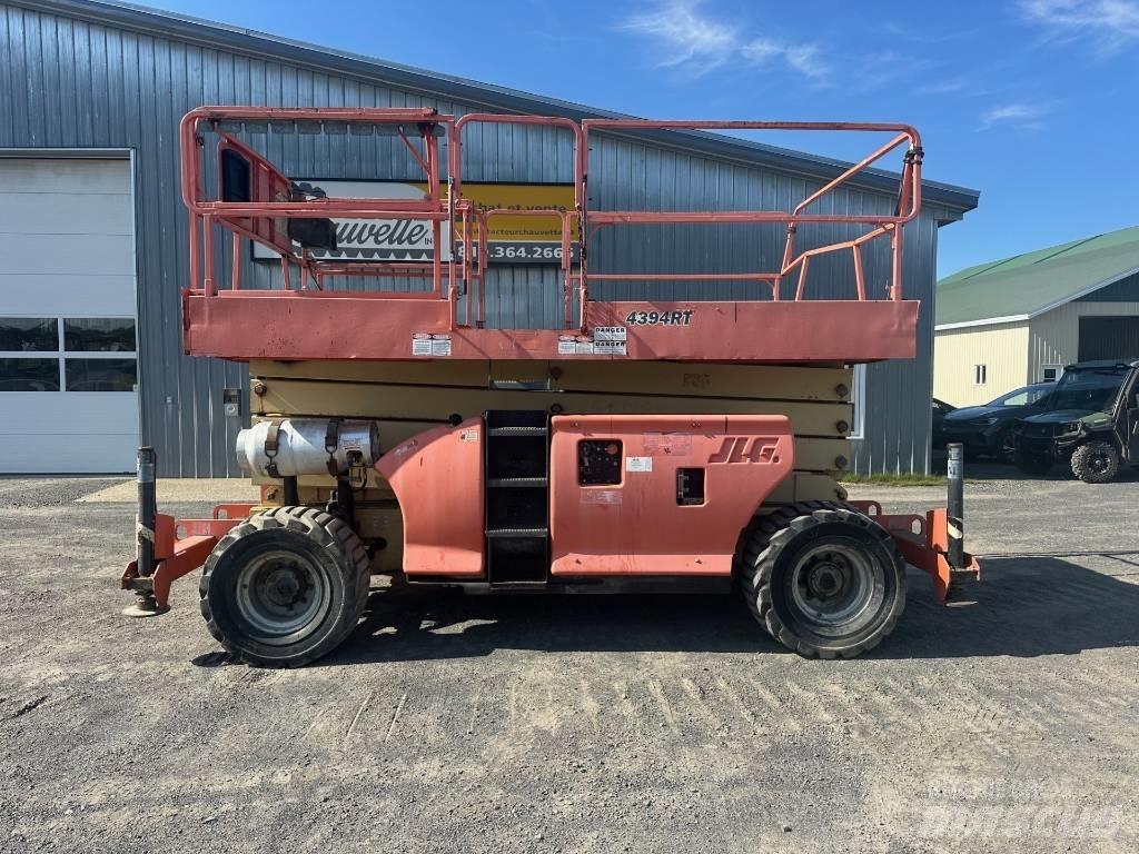 JLG 4394 RT رافعات مقصية الشكل