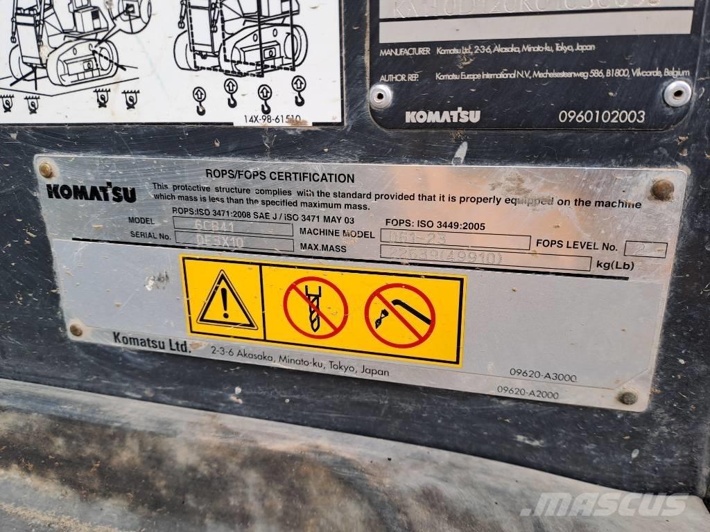 Komatsu D61PXI-23 بلدوزرات مجنزرة