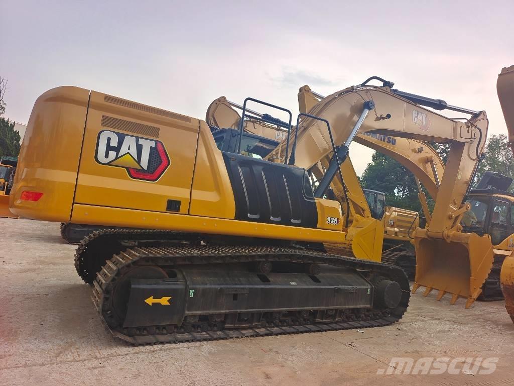 CAT 336 حفارات زحافة