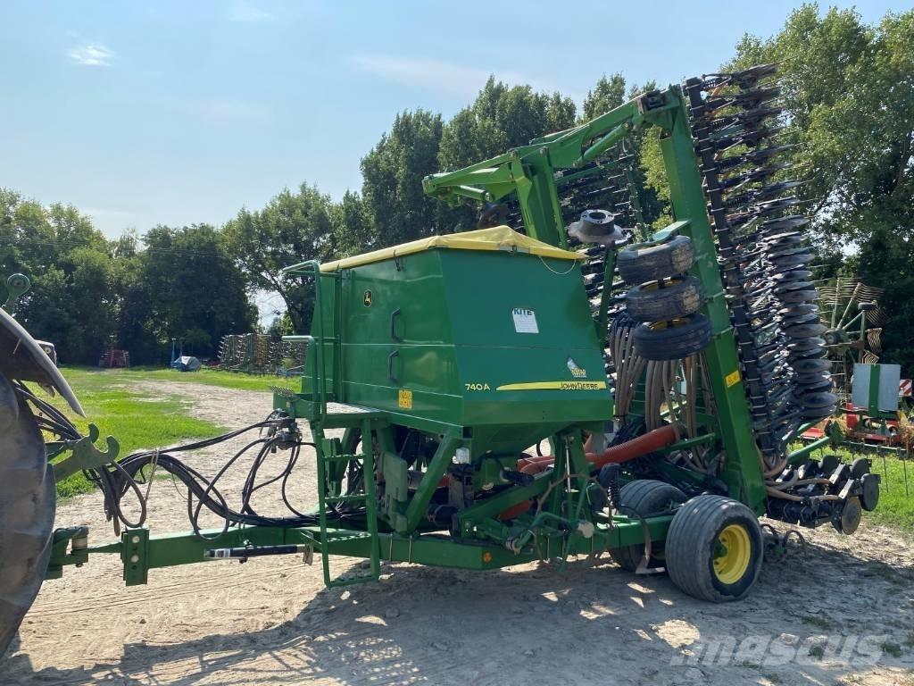 John Deere 740 A مثاقيب