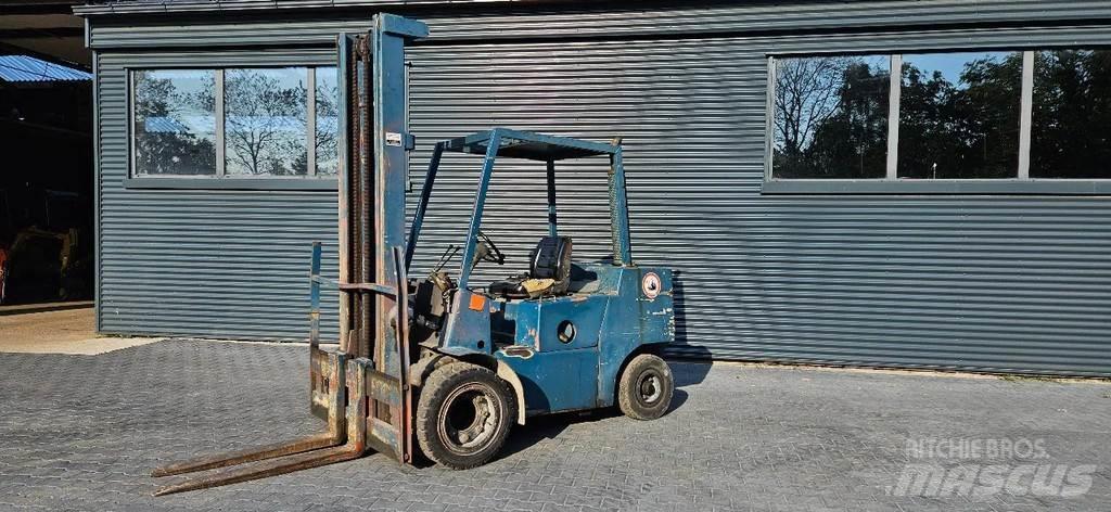 Clark 3 ton diesel شاحنات ذات رافعات شوكية - أخرى