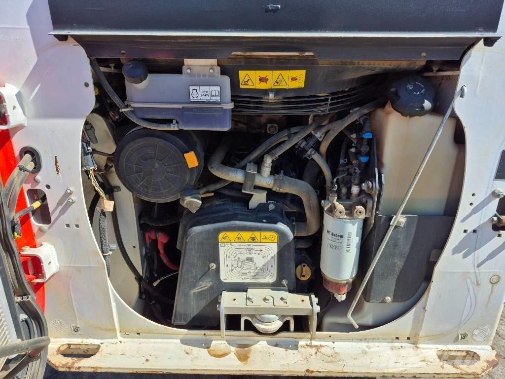 Bobcat T 64 لوادر انزلاقية التوجيه