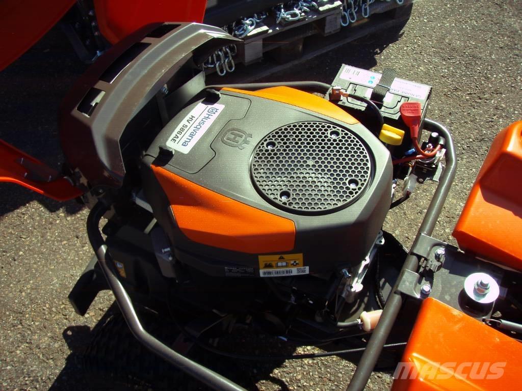 Husqvarna R 214 TC ركوب الحشائش