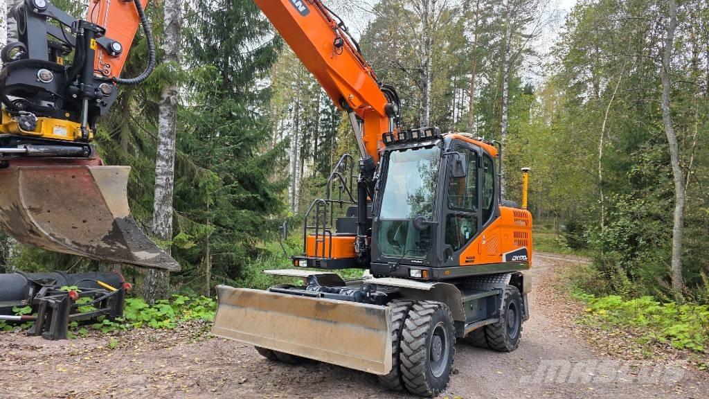 Doosan DX 170 W حفارات بعجل