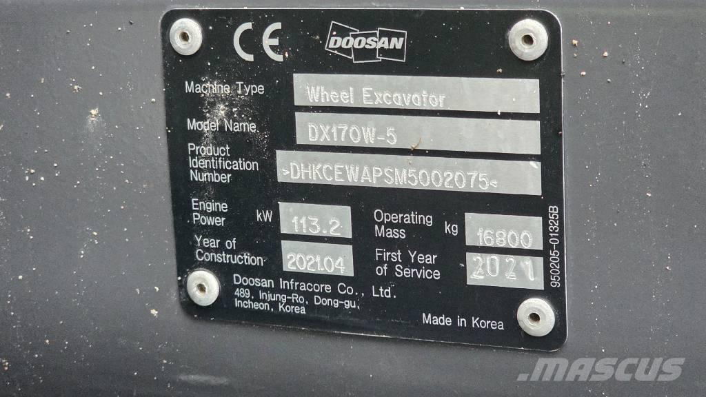 Doosan DX 170 W حفارات بعجل